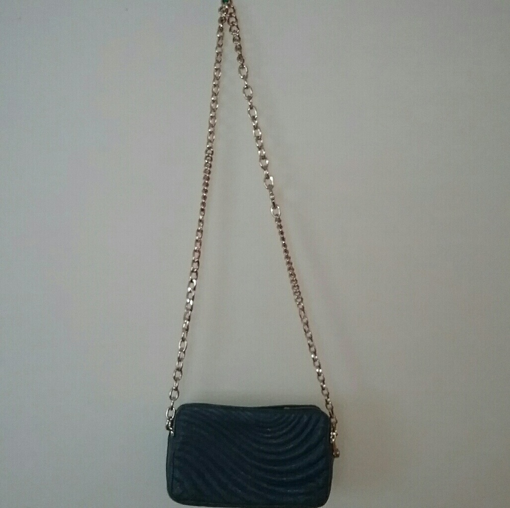 Henri Bendel  purse